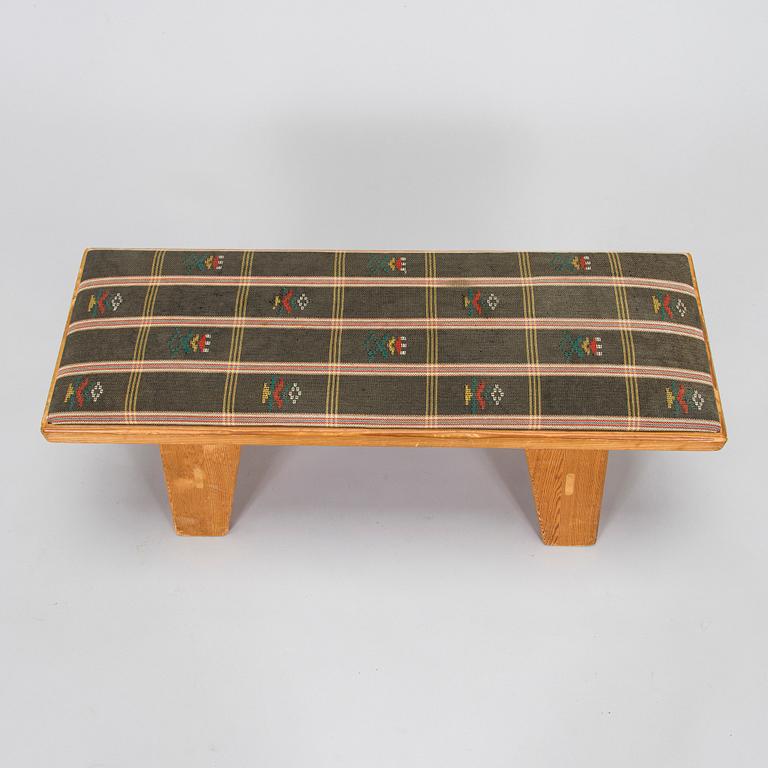 Bänk, Krogenäs möbler, Norge, 1900-talets andra hälft.