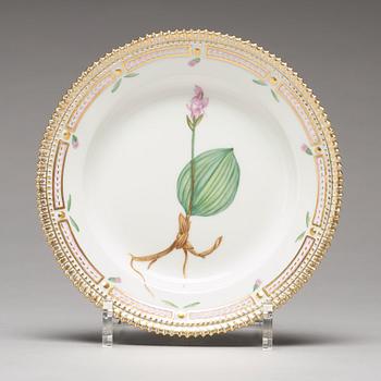 A set of six Royal Copenhagen, 'Flora Danica' dishes, Denmark, 20th Century.