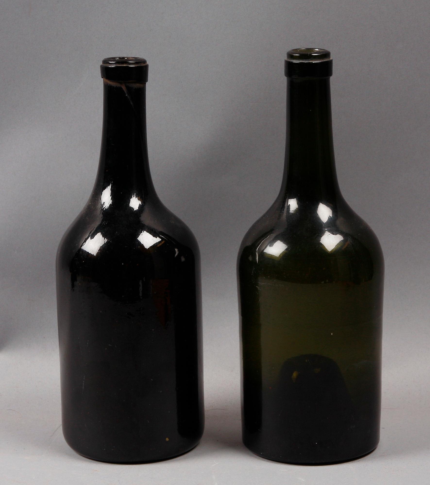 FLASKOR, 2 st, glas, 1800-tal.