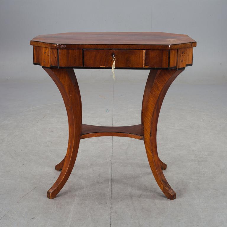 BORD, empire, 1800-talets första hälft.