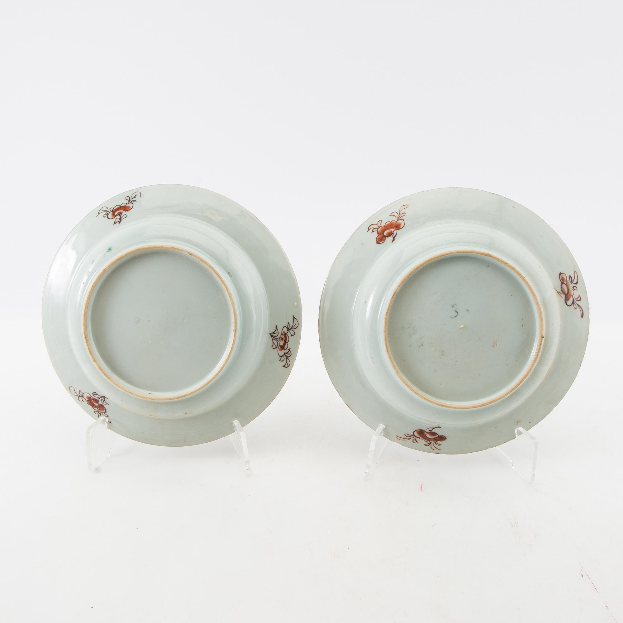 A group lot of six Chinese Export dishes, Qing dynasty, 18th century.