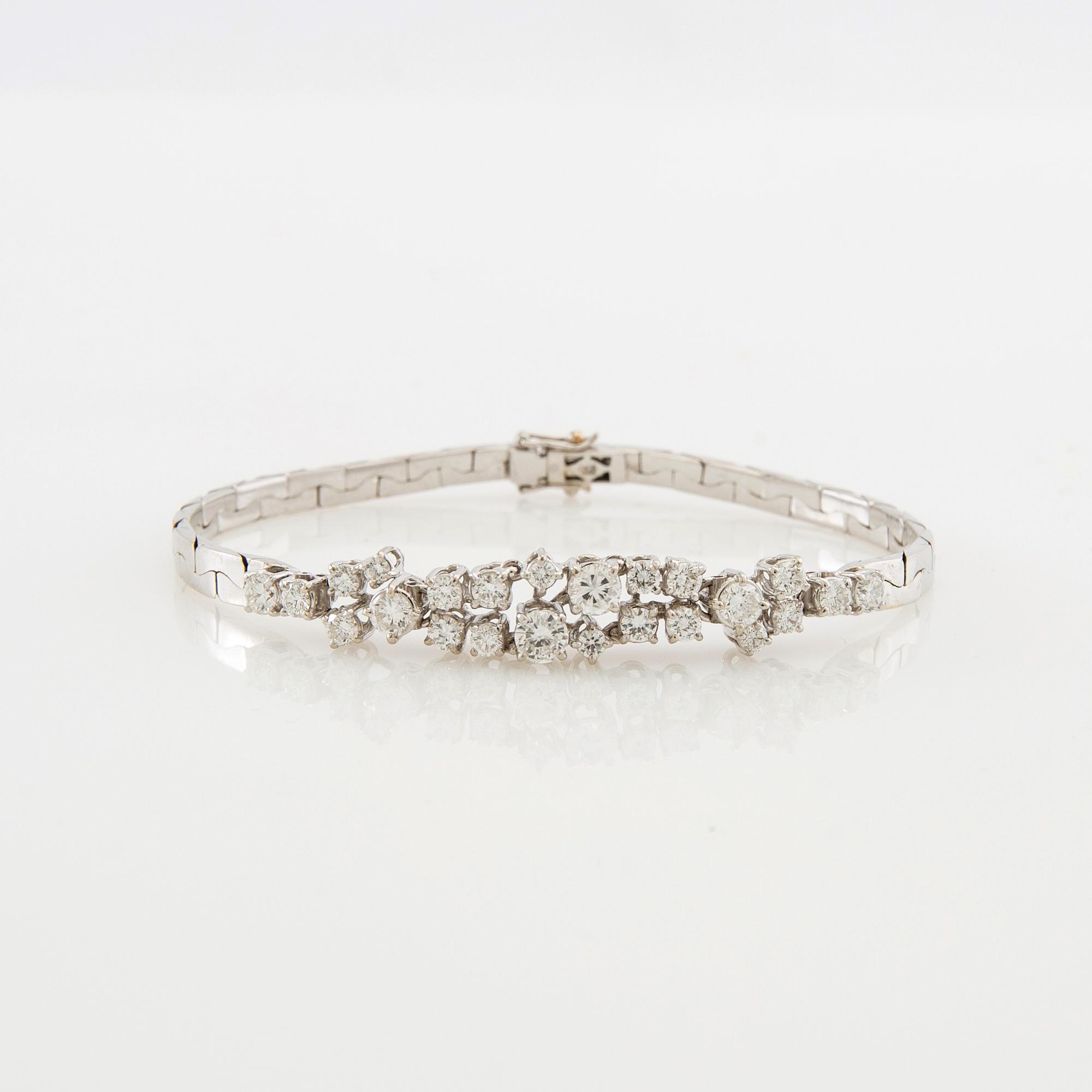 Armband 18K vitguld med diamanter ca 2,21 ct.