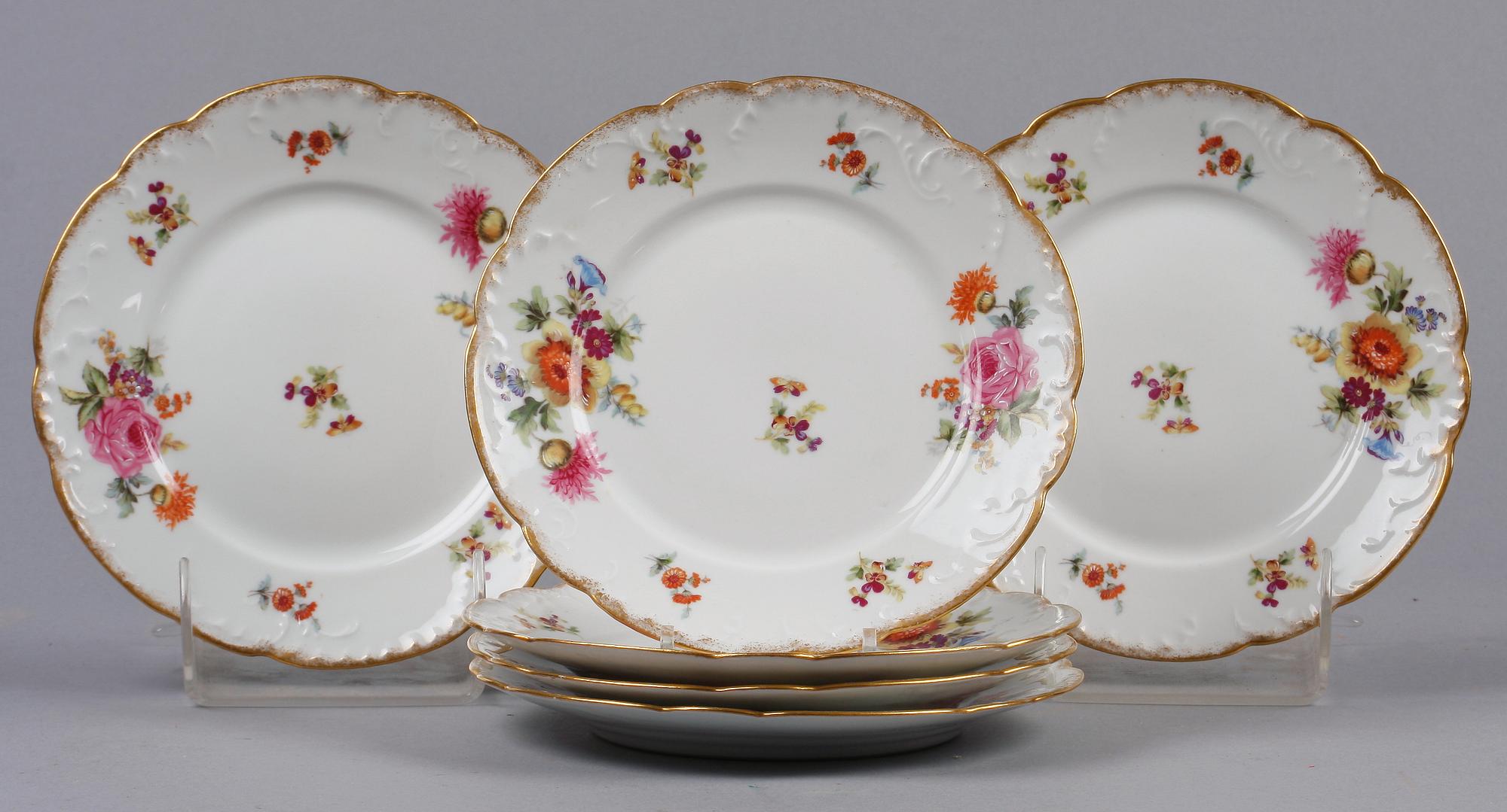 ASSIETTER, 6 st, porslin, rokokostil, Kusnetzoff, Ryssland, tidigt 1900-tal.