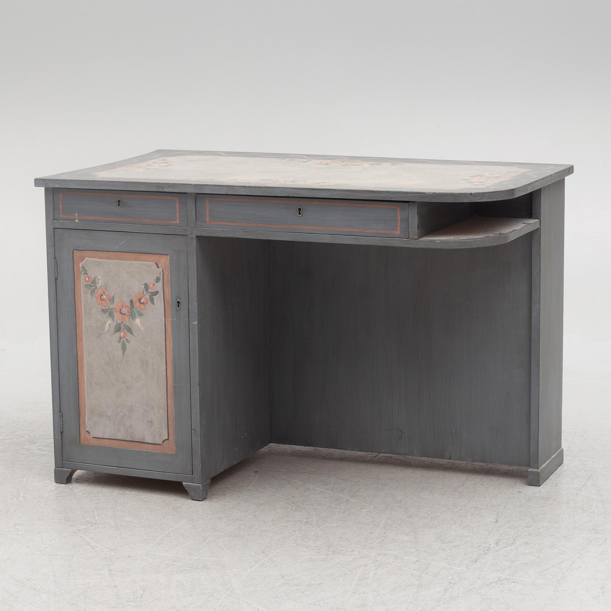 Desk and chair, first half of the 20th century.