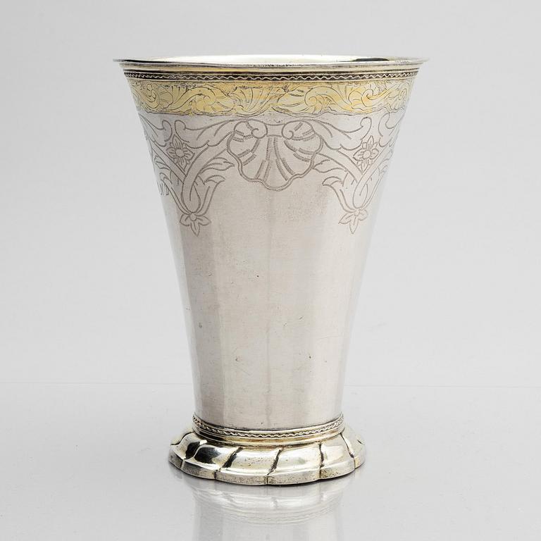 Petter Lund, bägare, delvis förgyllt silver, Stockholm 1755. Rokoko.