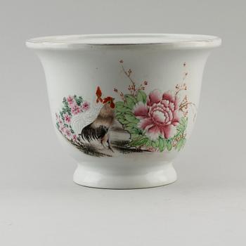 YTTERFODER, porslin, Kina, 1900-tal.