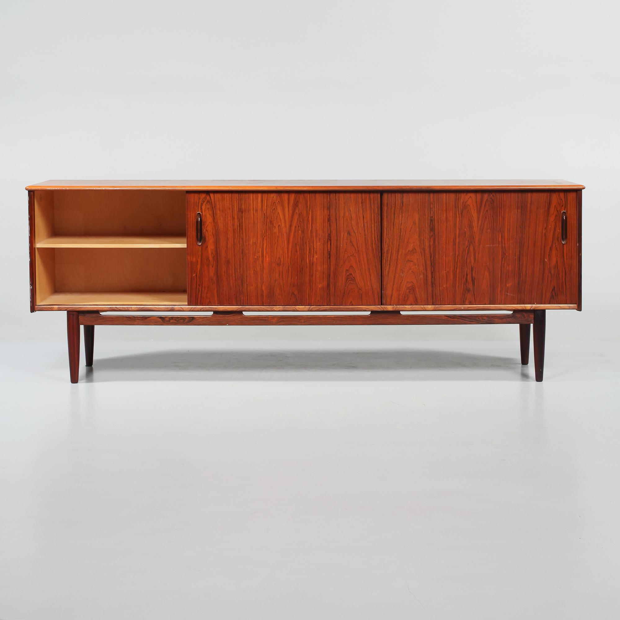 SIDEBOARD, "Cortina", Nils Jonsson, Troeds Möbelfabrik, Bjärnum, 1900-talets tredje kvartal.