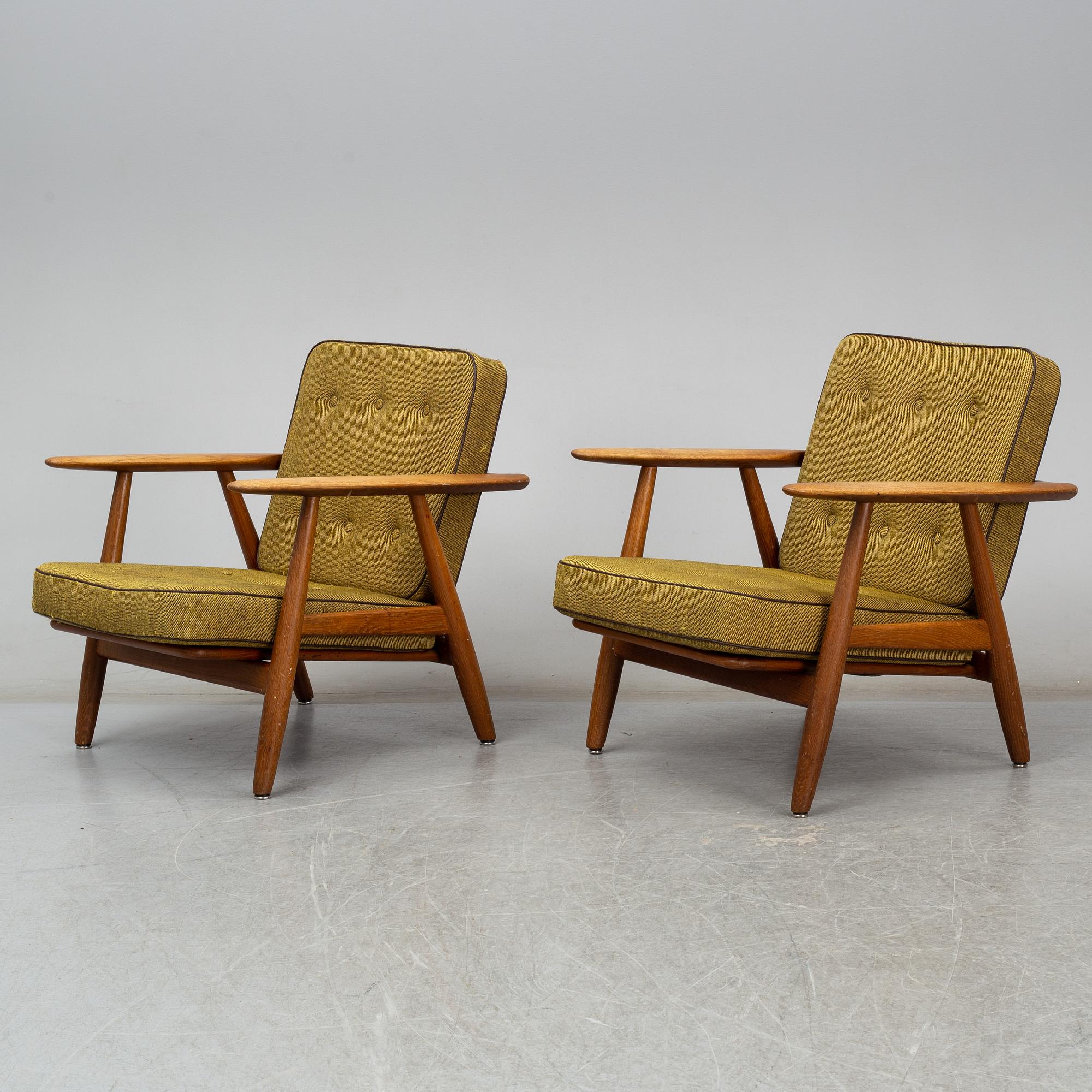 HANS J. WEGNER, fåtöljer, ett par, "GE-240"/"Cigarren", Getama, Danmark. 1950/60-tal.