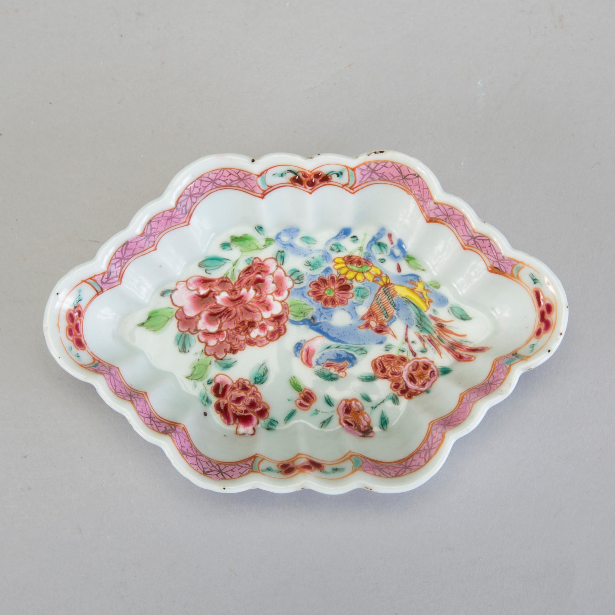 SKEDFAT I PORSLIN, Kina Qing-dynastin, Qianlong(1736-95).