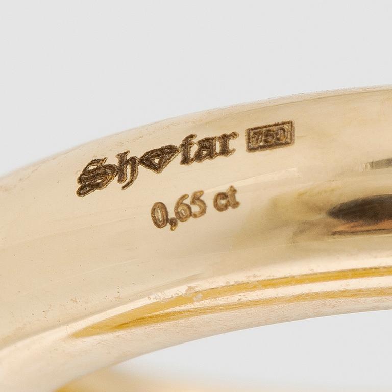 Hoop earrings in 18K gold set with brilliant-cut diamonds.