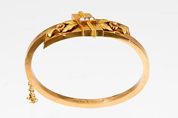 BRACELET.