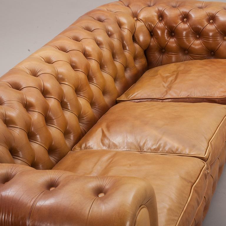 SOFFA och FÅTÖLJ, chesterfieldmodell, 1900-talets slut.