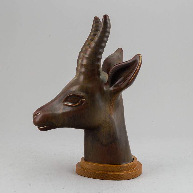 GUNNAR NYLUND, a unique stoneware sculpture of a gazelle´s head, Rörstrand, Sweden, mid 20th century.