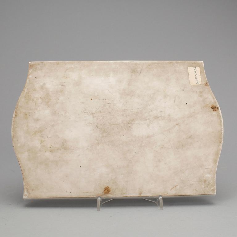 PENSELVAS SAMT BRICKA, porslin, Kina tidigt 1900-tal.