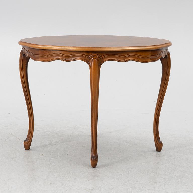 Sofa, 2 armchairs, 4 chairs, table and banquet, Rococo style, 20th century.