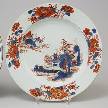Three Chinese imari porcelain plates, Qing dynasty, 18th century.