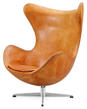 An Arne Jacobsen brown leather 'Egg Chair' by Fritz Hansen, Denmark 1964.