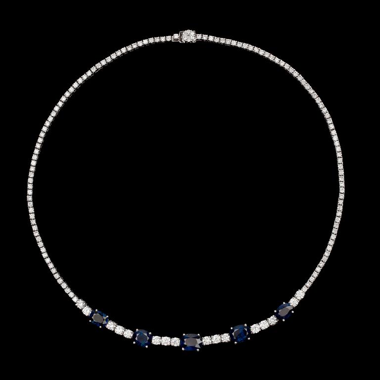A sapphire necklace tot. 10.88 cts with brilliant cut diamonds tot. 7.86 cts.