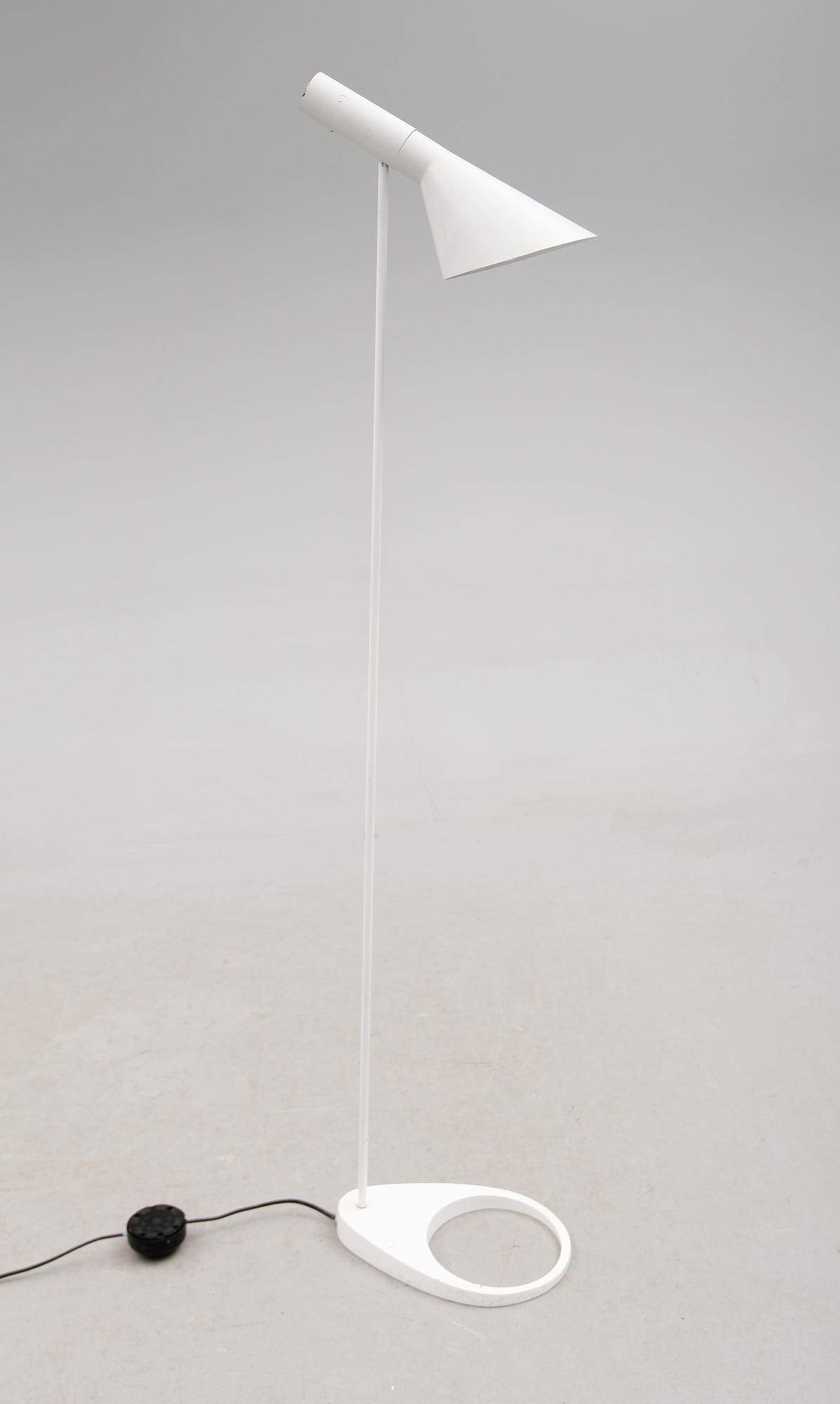 GOLVLAMPA, "AJ", Arne Jacobsen, Louis Poulsen, 1900-talets senare del.