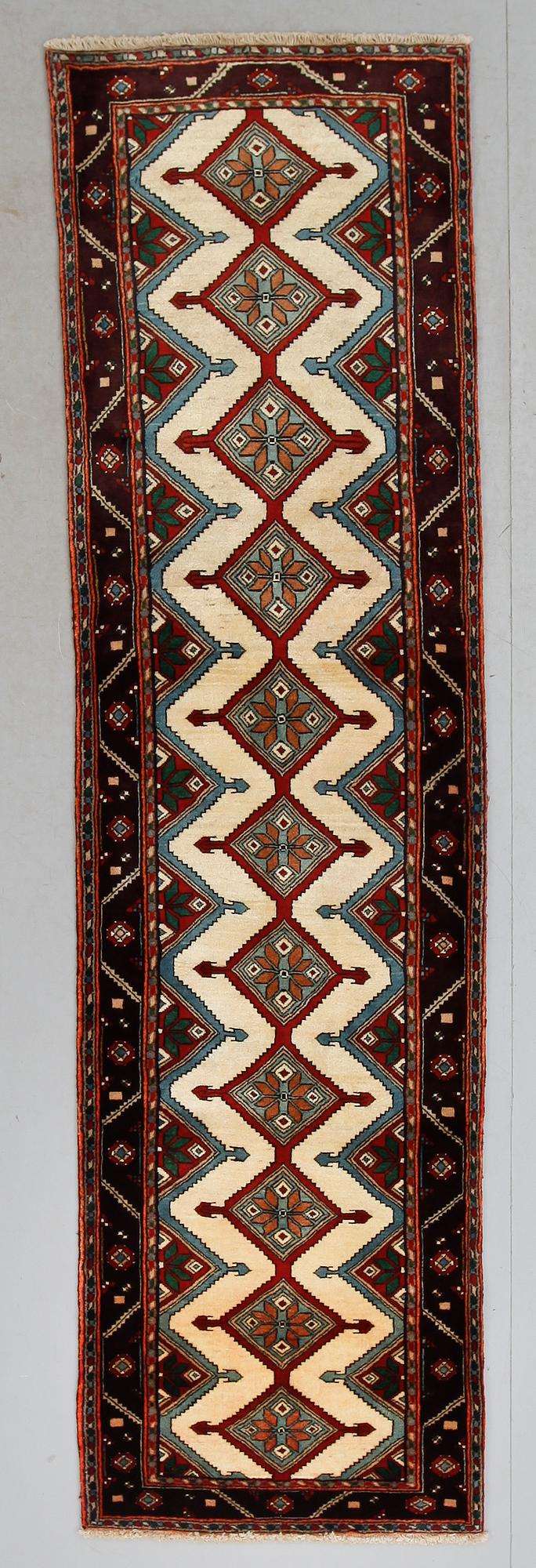 MATTA, Hamadan, ca 282 x 80 cm.