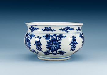 1727. A blue and white censer, Qing dynasty, Kangxi (1662-1722).