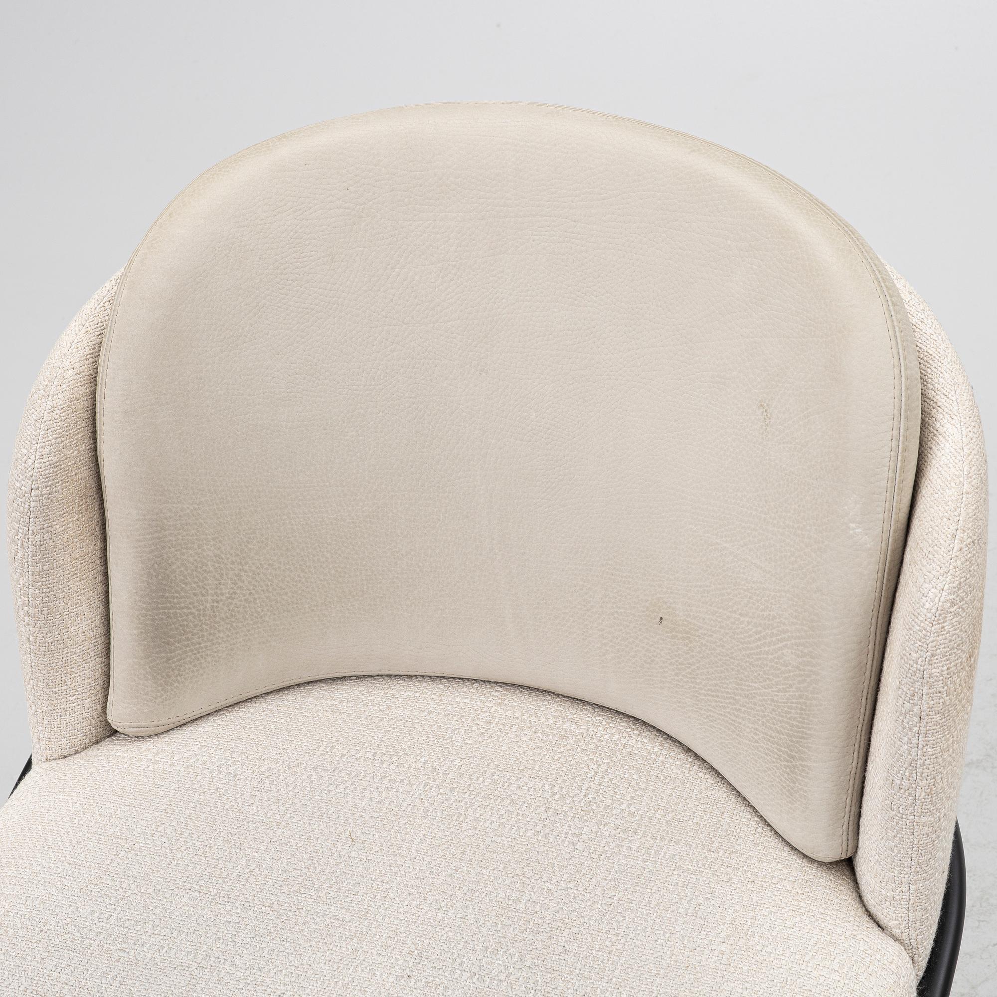 Christophe Delcourt, stolar, ett par, "Fil Noir Dining", Minotti. Italien.