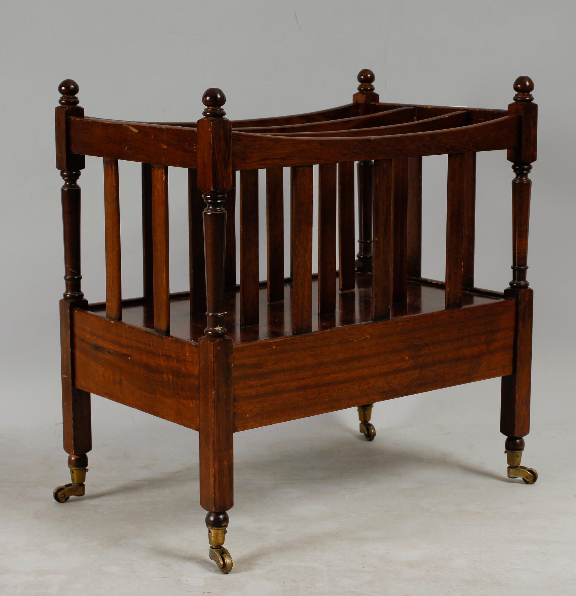 TIDNINGSSTÄLL, gustaviansk stil, 1900-tal.