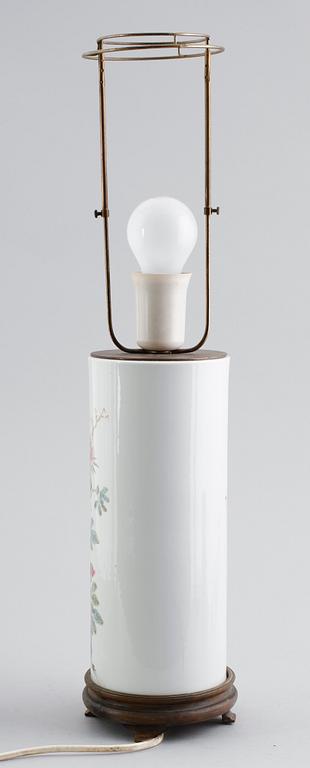 BORDSLAMPA, porslin, Kina, 1900-tal.