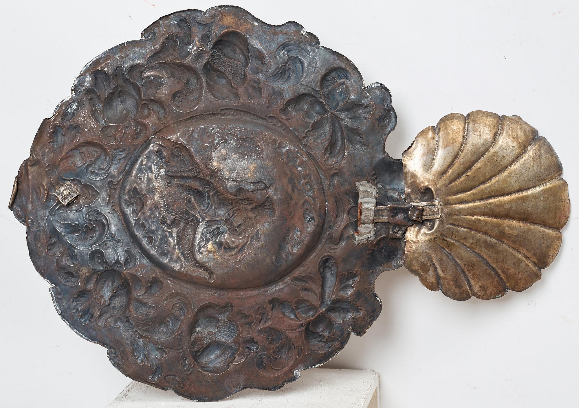 LJUSPLÅTAR, för ett ljus, ett par, barock, 1600-talets senare del, Sverige eller Tyskland/Nederländerna.