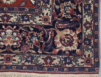 SEMI-ANTIQUE TEHERAN PART SILK. 361 x 239 - 243,5 cm.