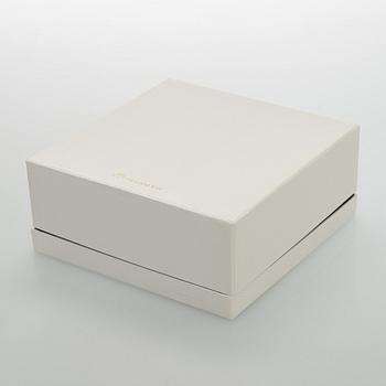 A. Tillander, skål, sterlingsilver och emalj, Åbo 2005.