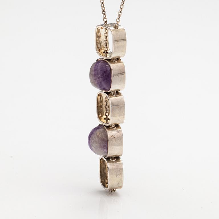 Elis Kauppi, A silver and amethyst necklace. Kupittaan kulta, Turku.