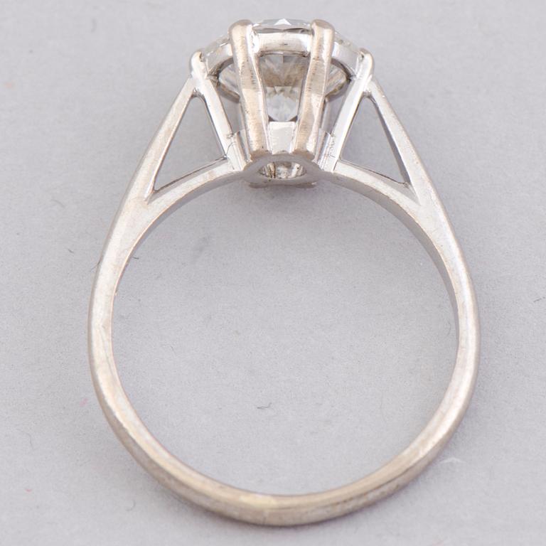 RING, briljantslipad diamant, 18K vitguld. A. Tillander 1983.