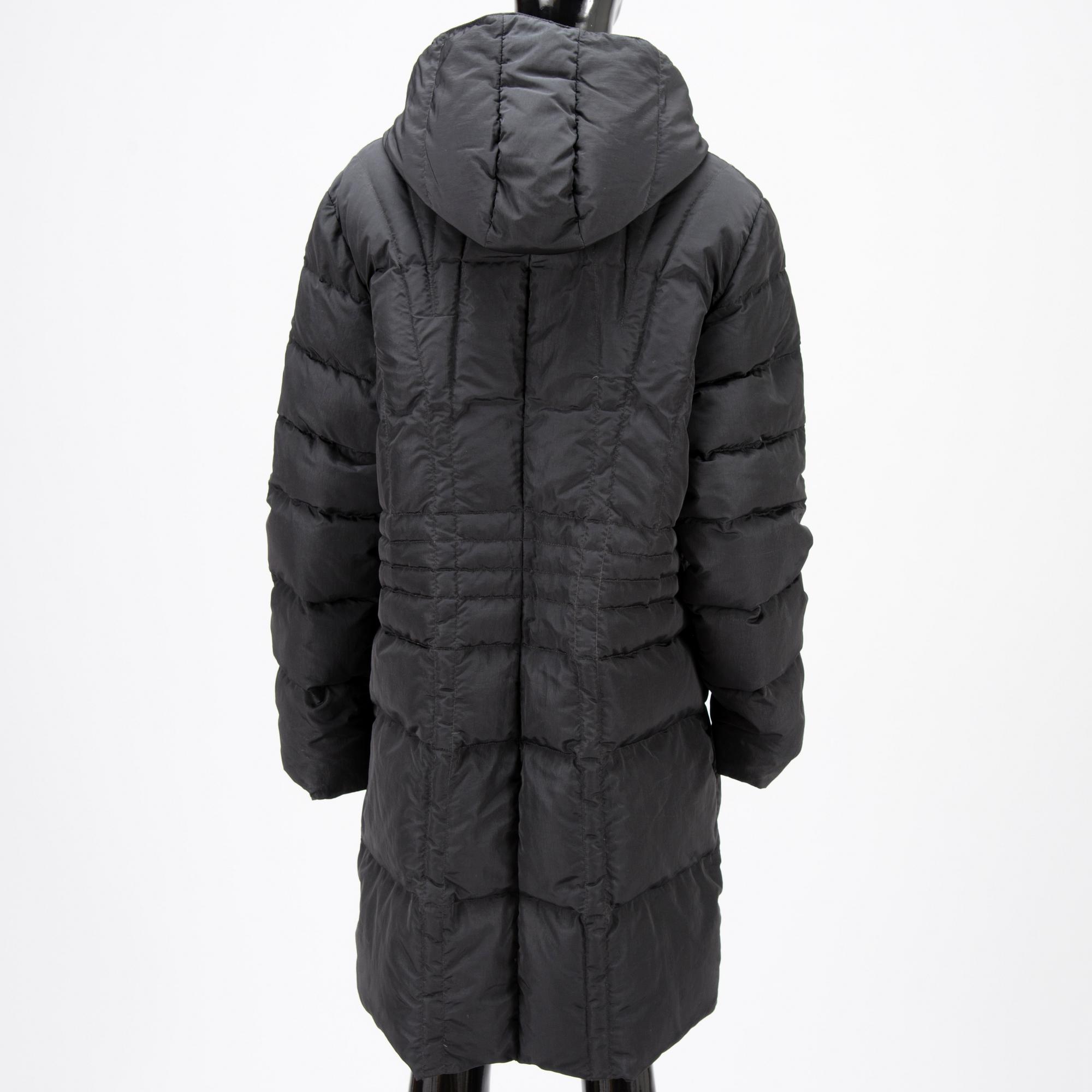 MONCLER VINTAGE DOWN JACKET in size 5. Bukowskis