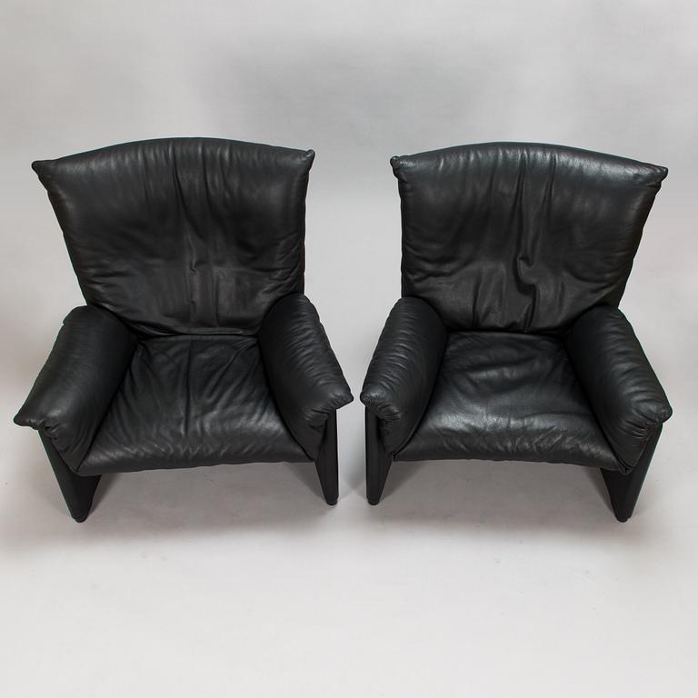 Vico Magistretti, a pair of 'Palmaria' armchairs for Cassina.