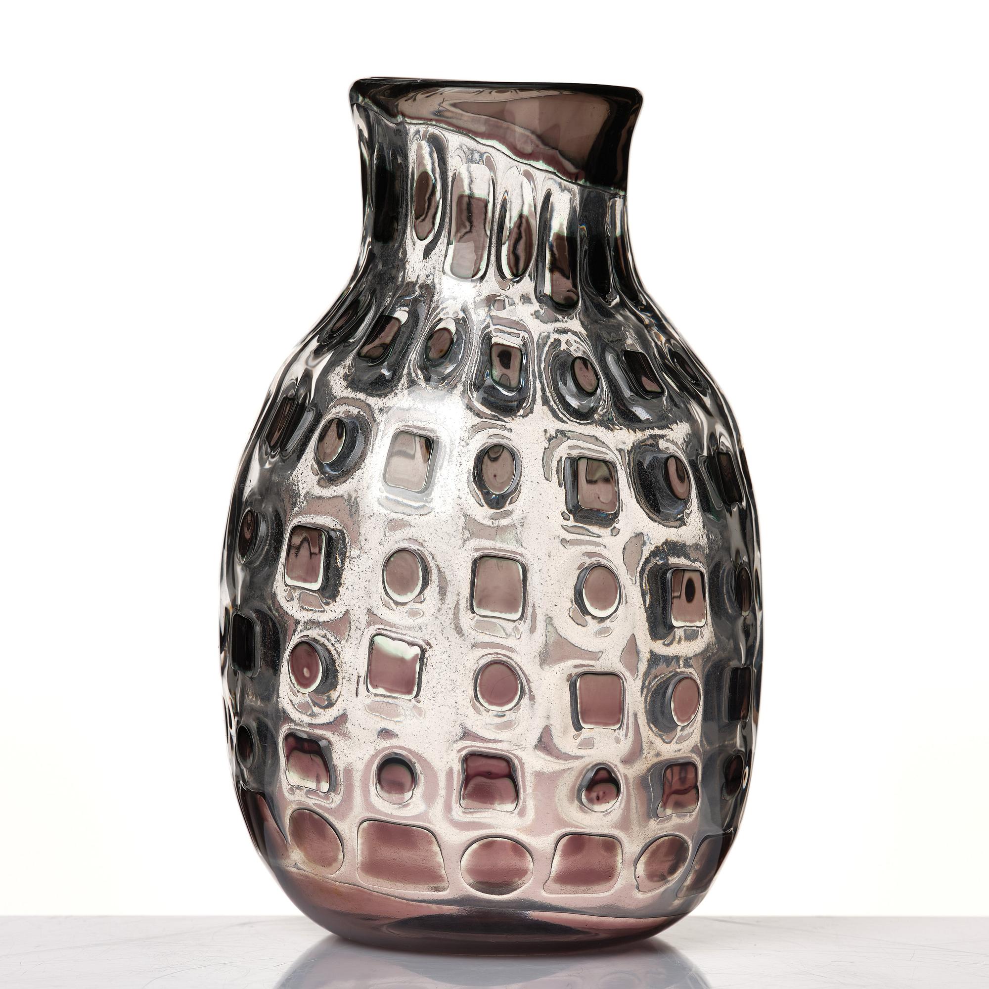 Edvin Öhrström, an "Ariel" glass vase, Orrefors 1947, no 422.
