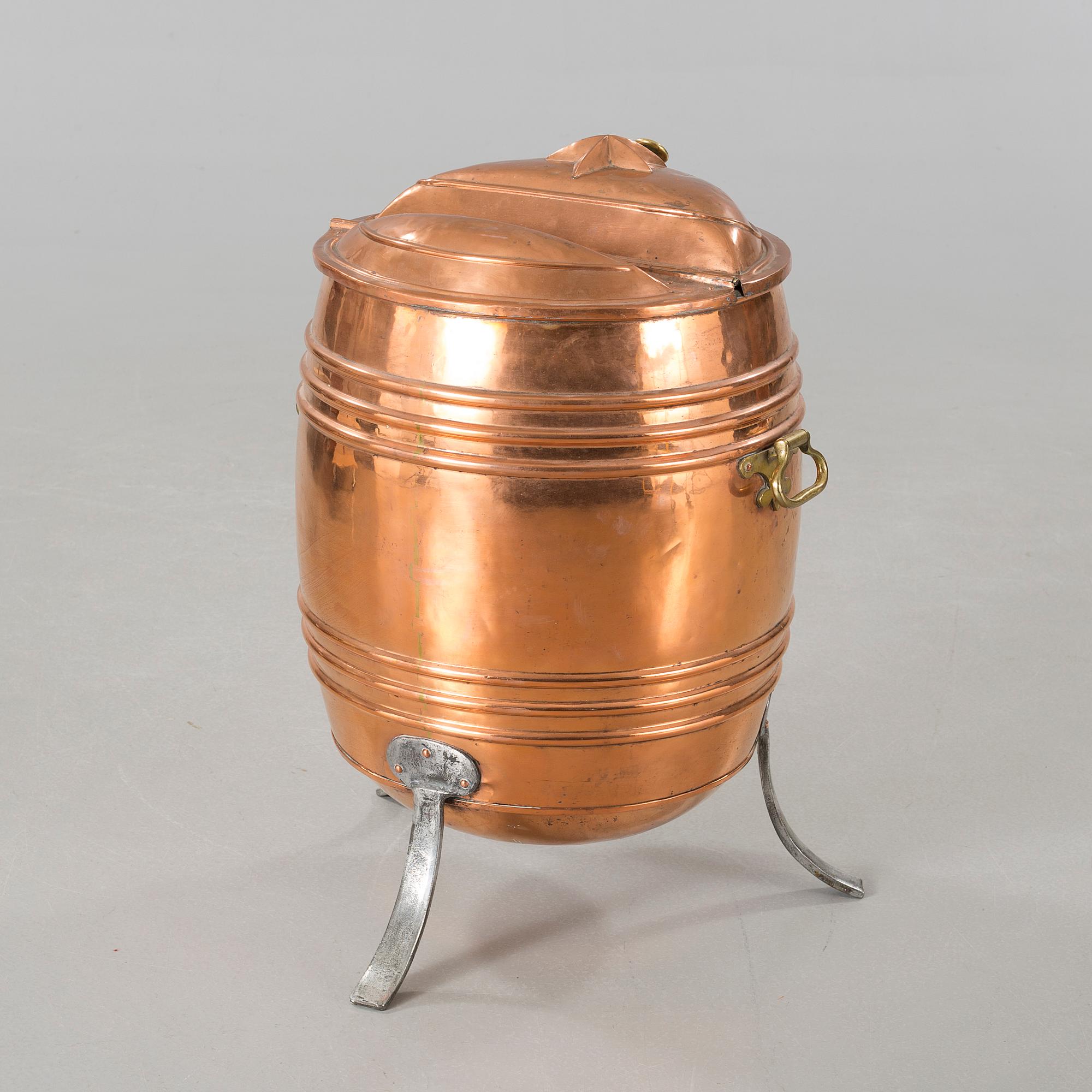 A water barrel from around year 1900.