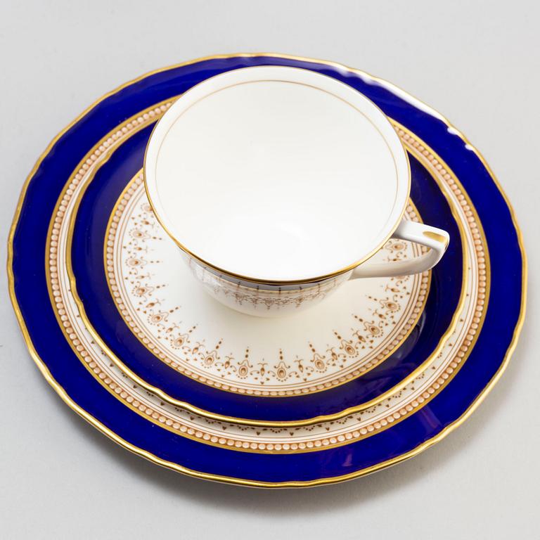 DINNER SERVICE, 107 parts, 'Regency' bone porcelain, Royal Worcester, England, 20th century.