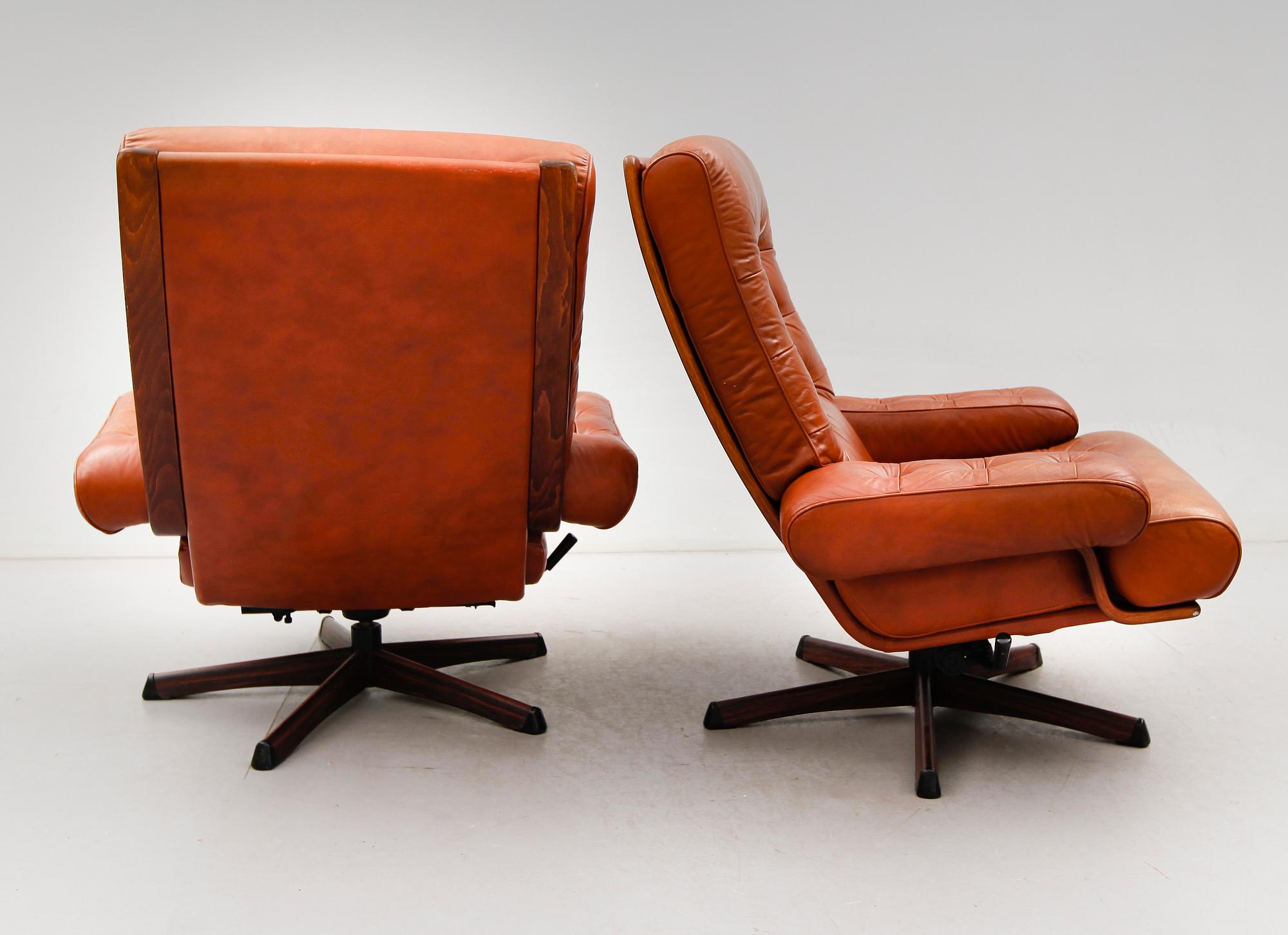 FÅTÖLJER, 1 par, 1900-talets andra hälft.