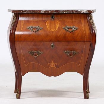 BYRÅ, rokokostil, 1900-tal.