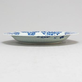 SKÅLFAT, kompaniporslin. Qing dynastin, Kangxi (1662-1722).