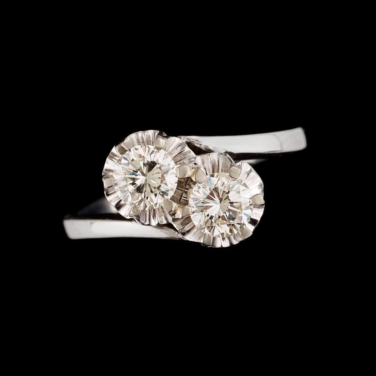A brilliant-cut diamond, total gem weight circa 1.04 cts, ring.