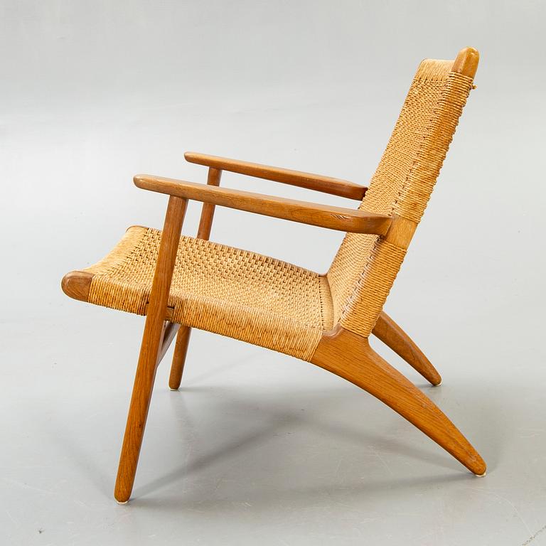 Hans J Wegner,  fåtölj "CH-25", Carl Hansen & Søn, Danmark.