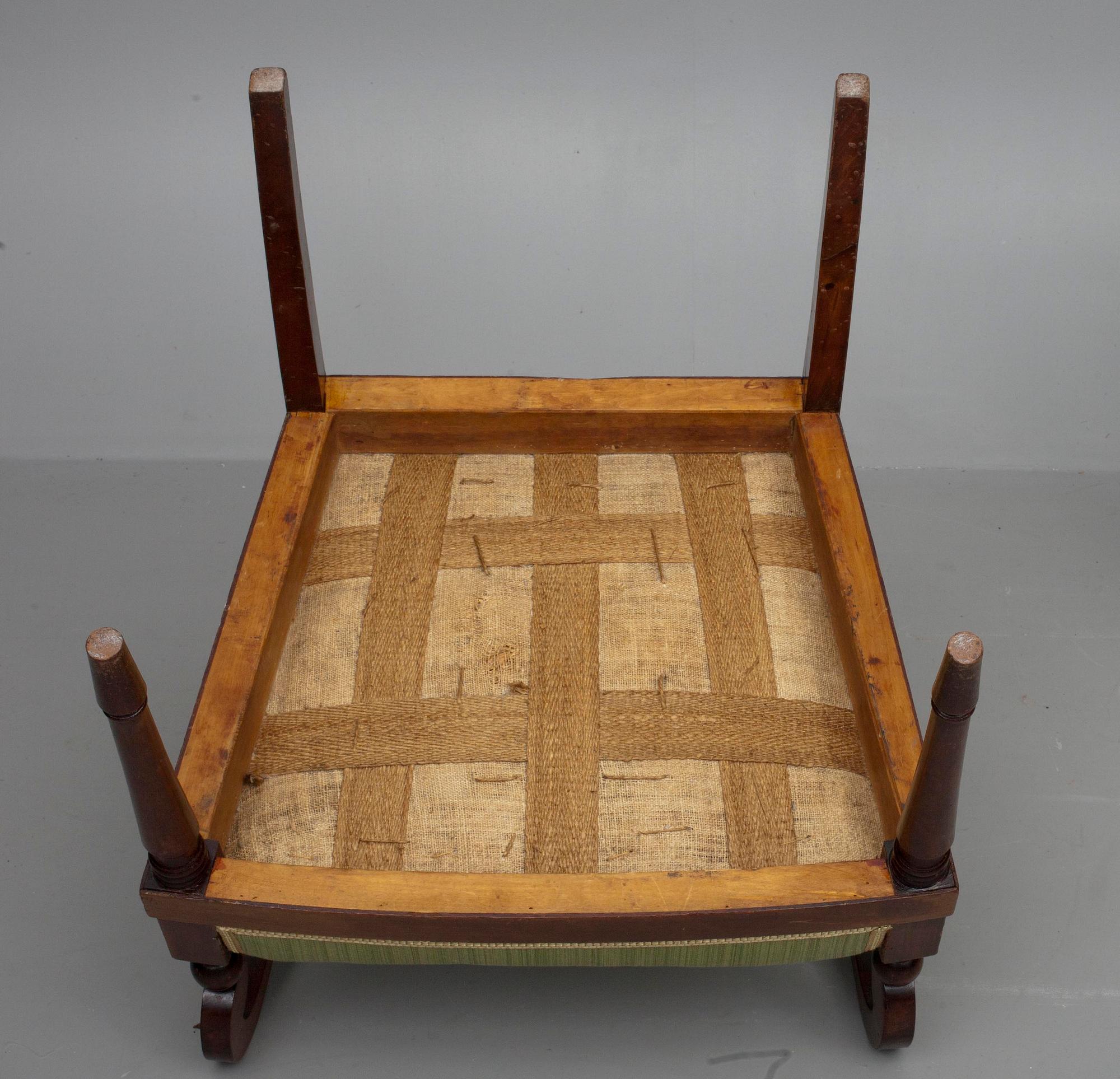 KARMSTOLAR, ett par, empir stil, 1800-tal.