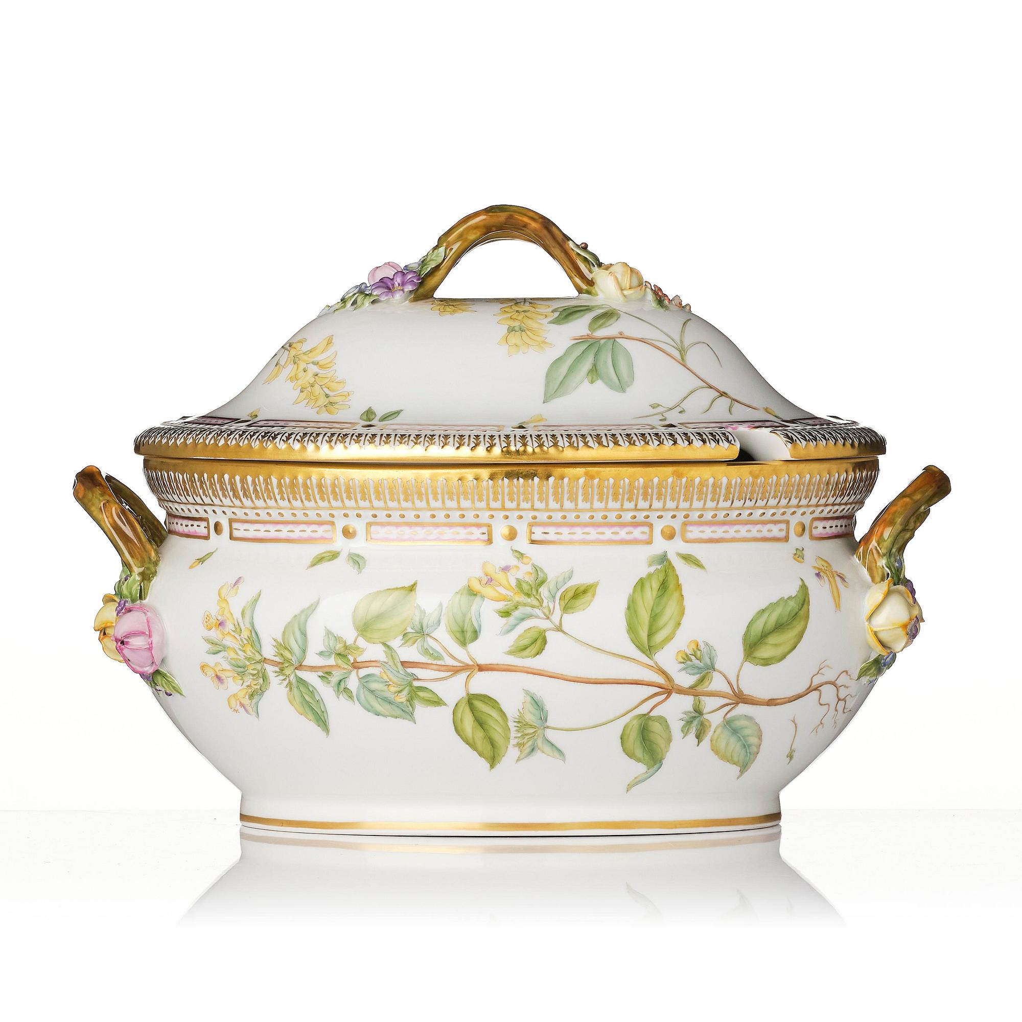 A Royal Copenhagen 'Flora Danica' tureen with cover and stand, Denmark, 20th century.