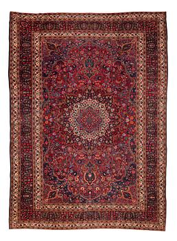 289. A carpet, semi-antique Mashad/Moud, ca 292 x 214 -218 cm.