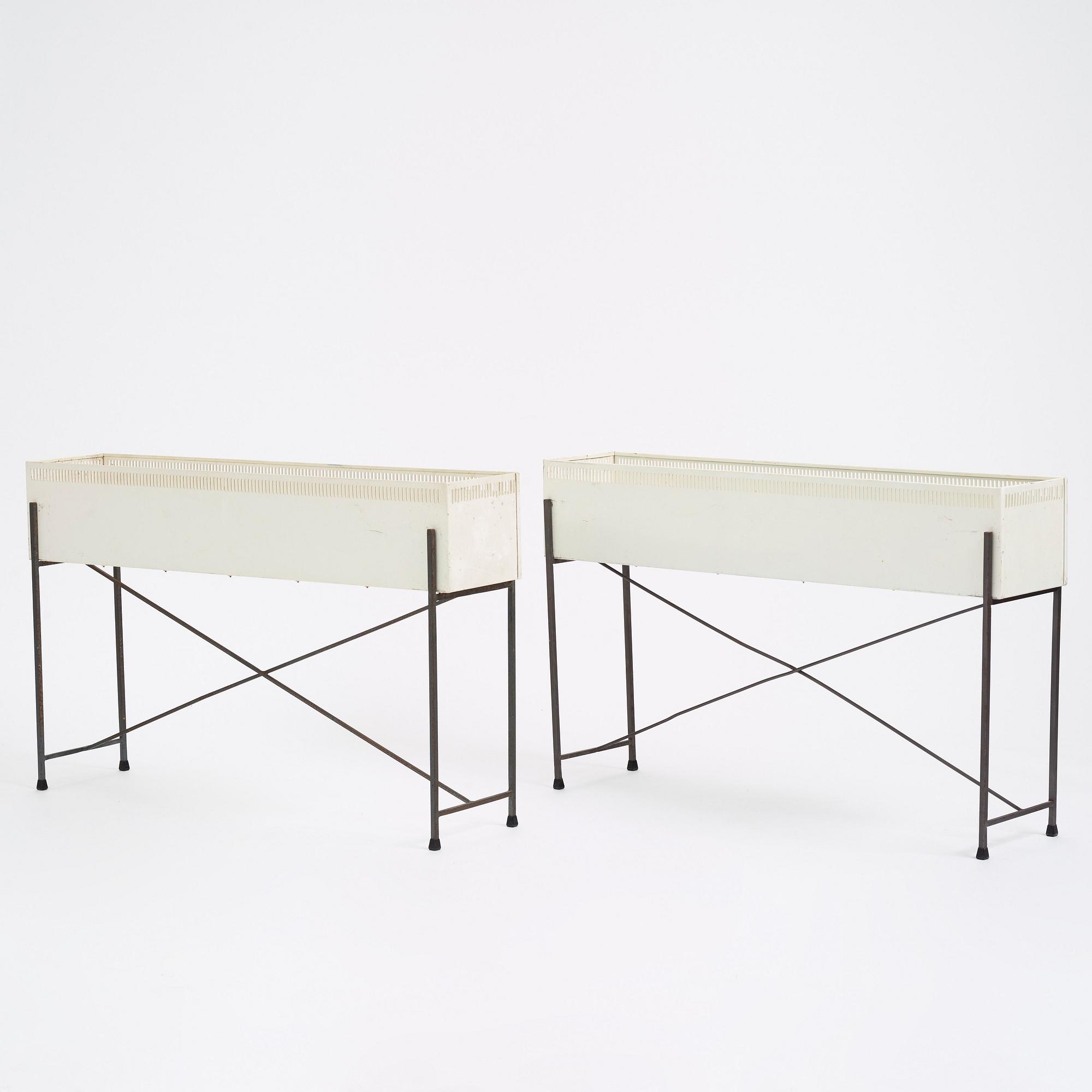 Hans-Agne Jakobsson, a pair of flower stands, model "M 79/1000", Hans-Agne Jakobsson AB, Markaryd 1950-60s.