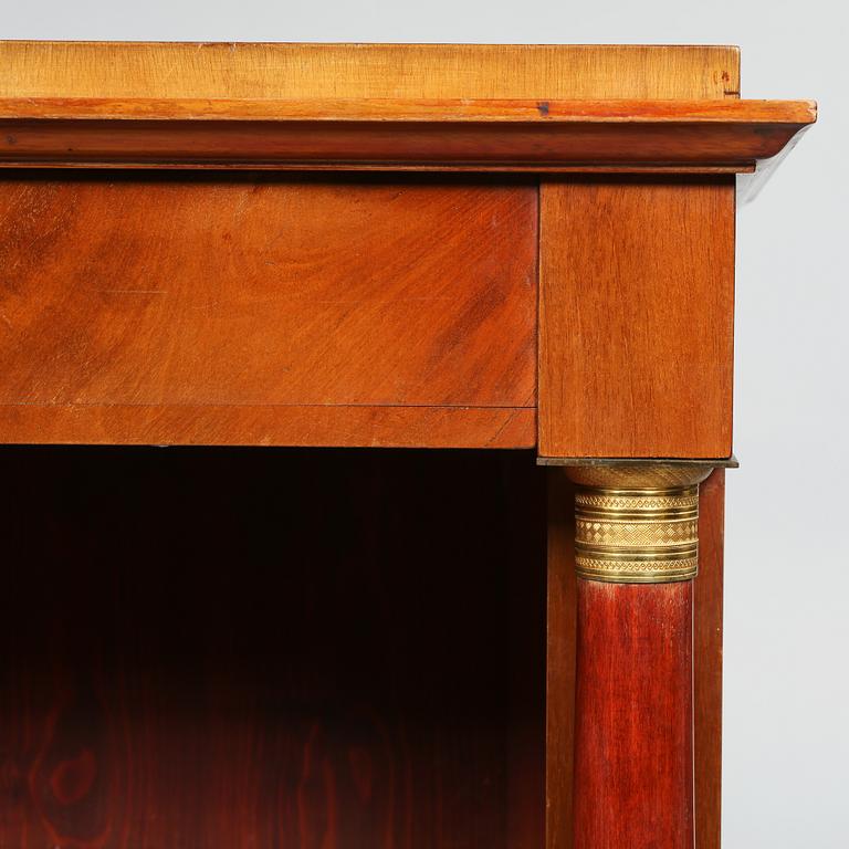 BOKHYLLA, empirestil, omkring år 1900.