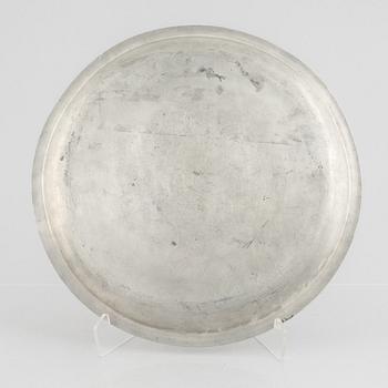 A pewter dish, Firma Svenskt Tenn, Stockholm 1941.