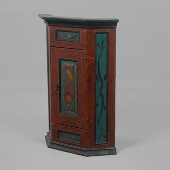 HÖRNSKÅP, 1800-tal.